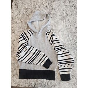 Urban Outfitters womens sweater hoodie‎ size medium